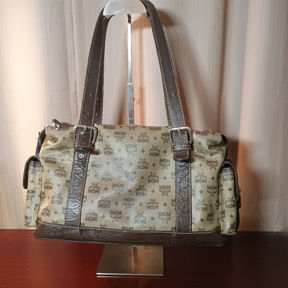 MCM Visetos Grey Leather Handbag with Authentication Card - Picture 4 of 11